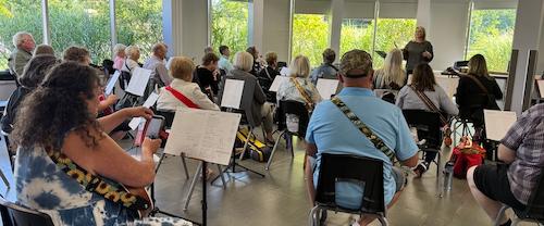 Cynthia Kinnunen leading a workshop